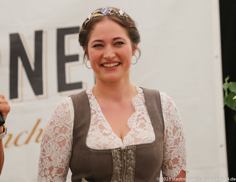 Bierkönigin Mona Sommer, Eröffnung Haderner Bräu in München- Hadern 2023